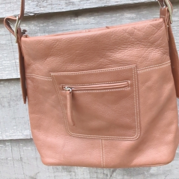 Liz Claiborne 🆕Natural Pebbled Genuine Leather Cross Body Bag New without tags. - Picture 1 of 15